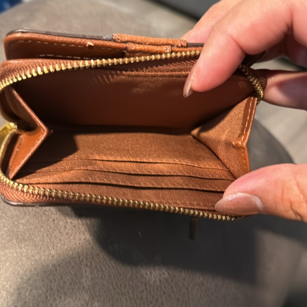 Fossil floral print wallet. - Picture 3 of 5